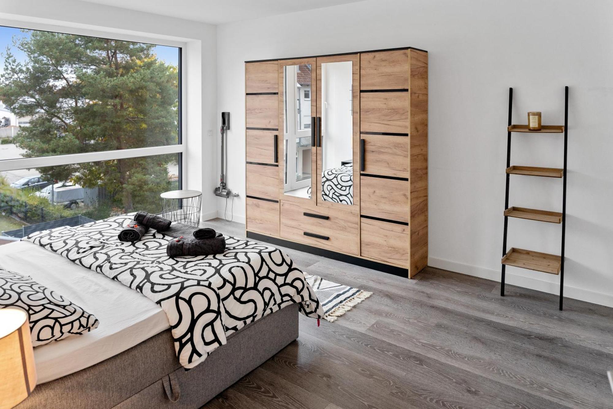 Modern Style Business Suite - Office - Kitchen - Balcony Herzogenaurach Exterior photo