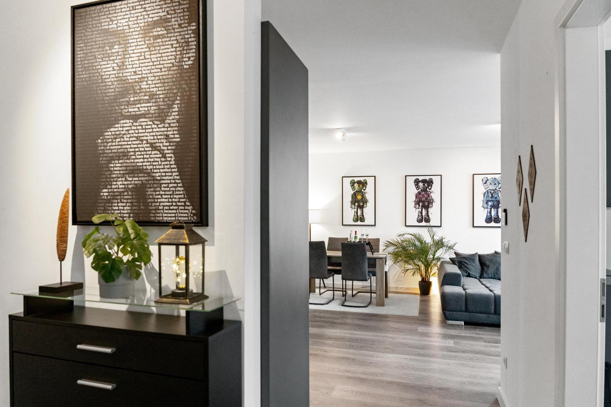 Modern Style Business Suite - Office - Kitchen - Balcony Herzogenaurach Exterior photo